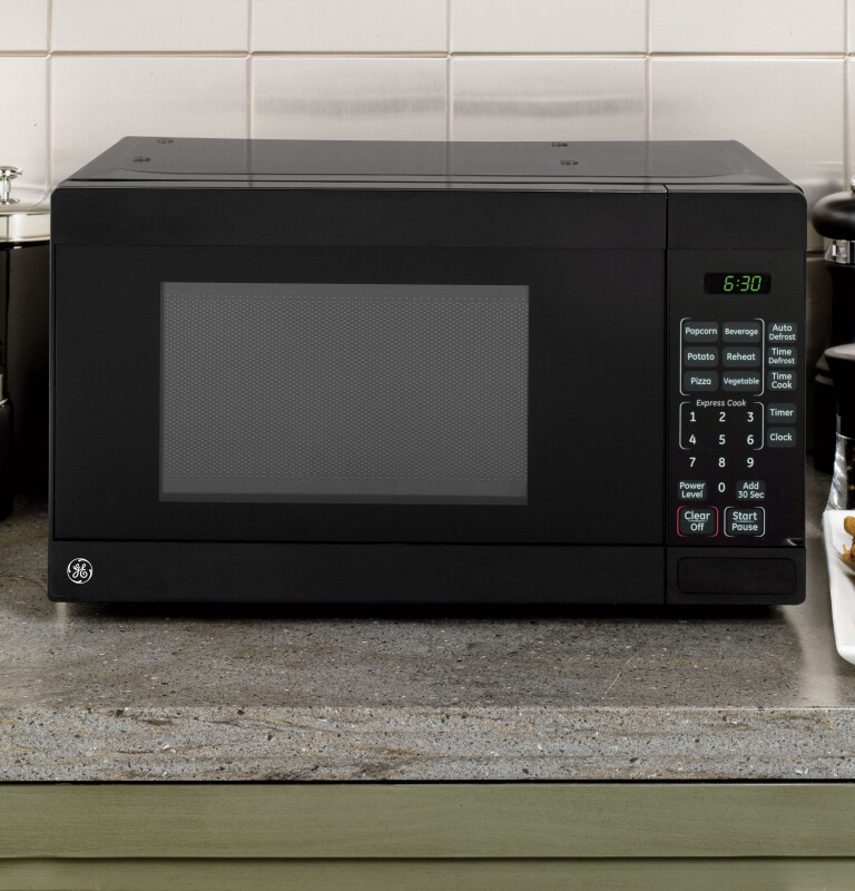 0.7 Cu. Ft. Capacity Countertop Microwave Oven JE740DRBB, product image 3 of 7