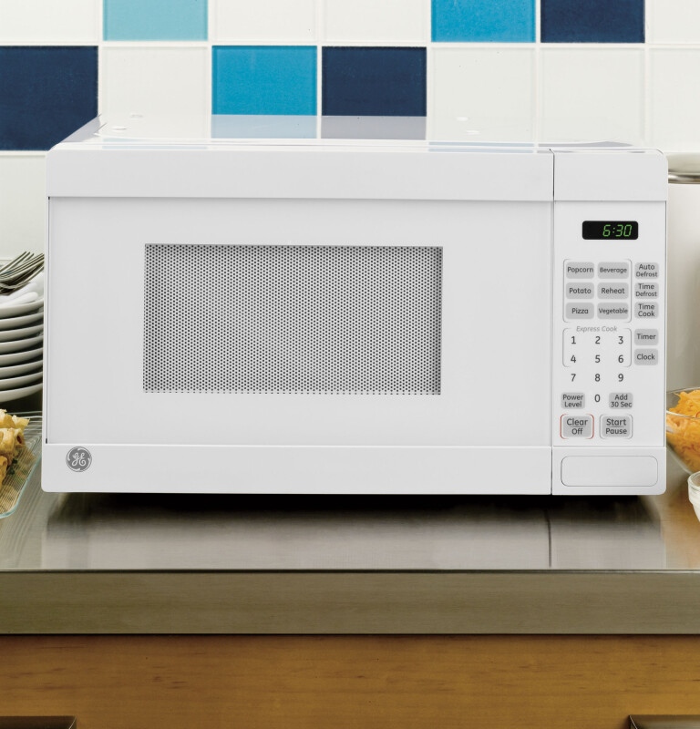 0.7 Cu. Ft. Capacity Countertop Microwave Oven JE740DRWW, product image 2 of 7