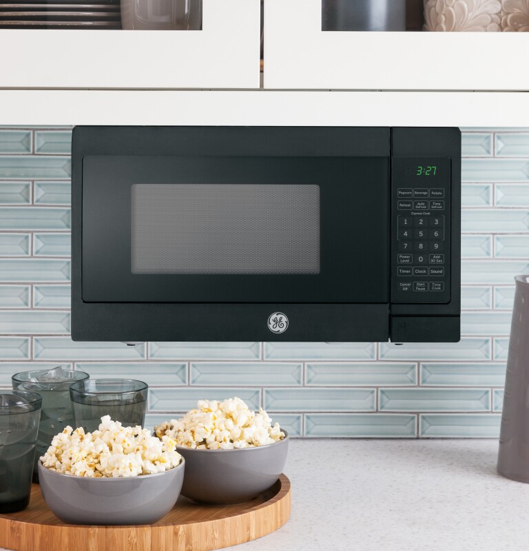 0.7 Cu. Ft. Spacemaker Countertop Microwave Oven JEM3072DHBB