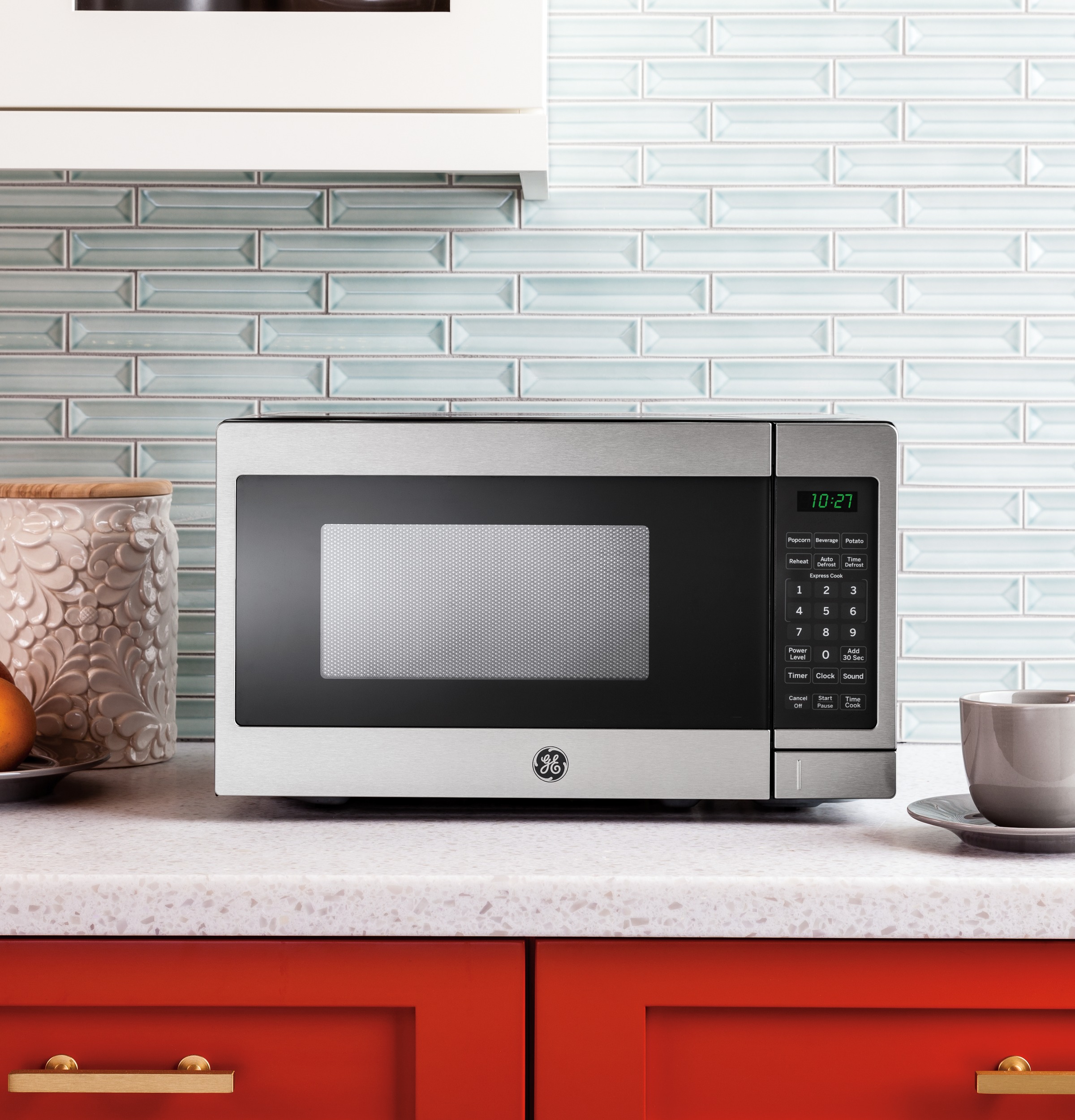0.7 Cu. Ft. Spacemaker Countertop Microwave Oven JEM3072SHSS