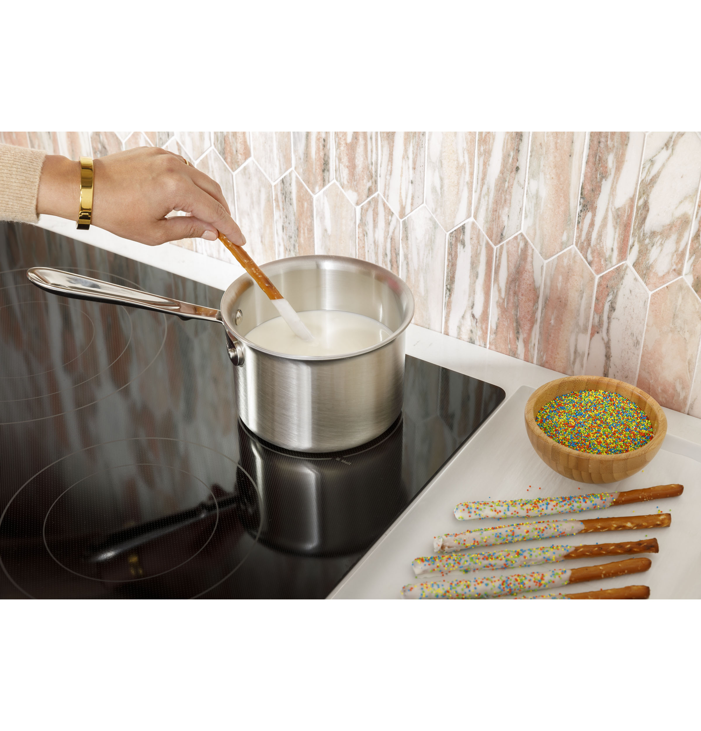 30" Built-In knob Control Electric Cooktop view 8
