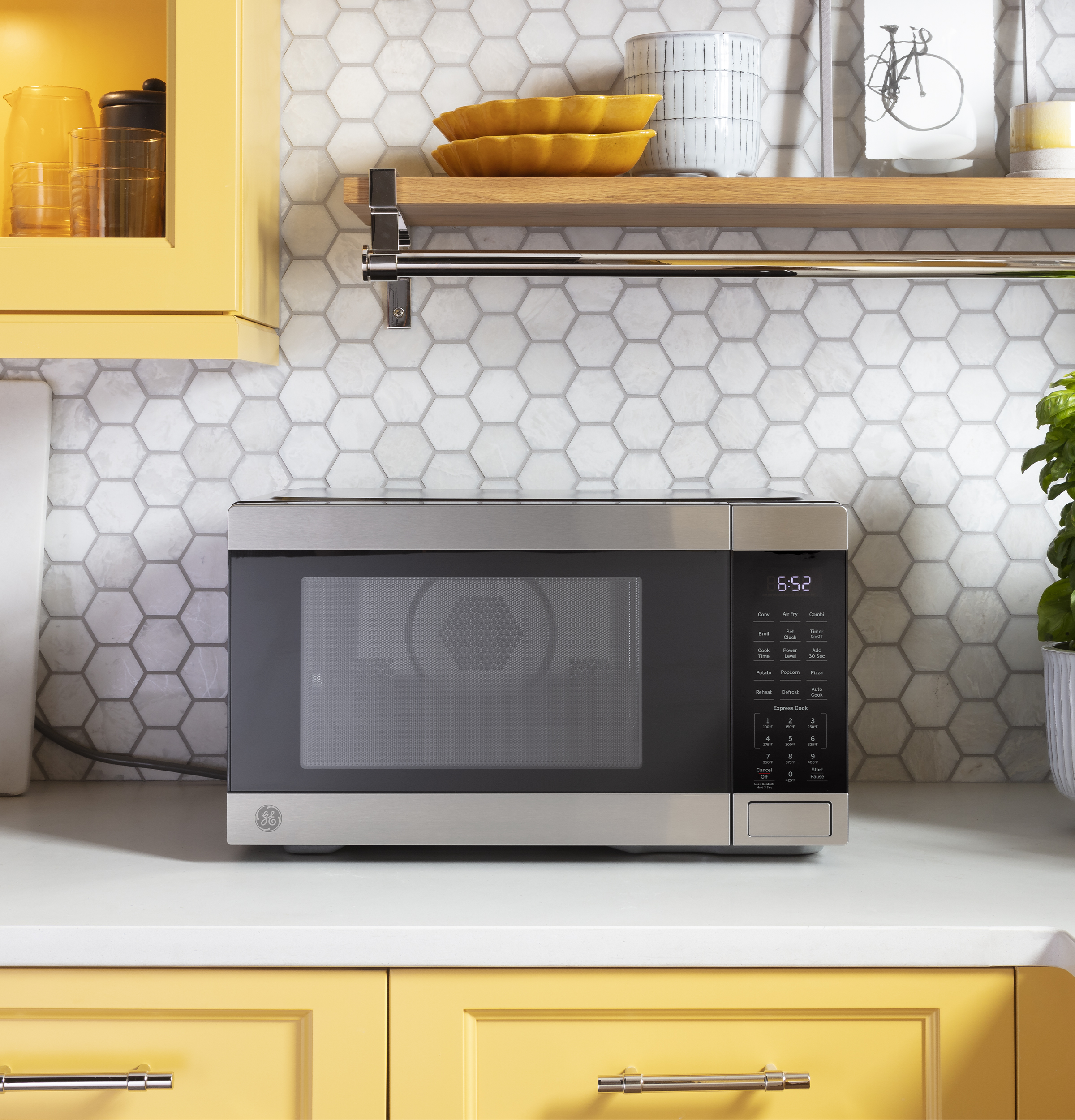 1.0 Cu. Ft. Capacity Countertop Convection Microwave Oven with Air Fry JES1109RRSS