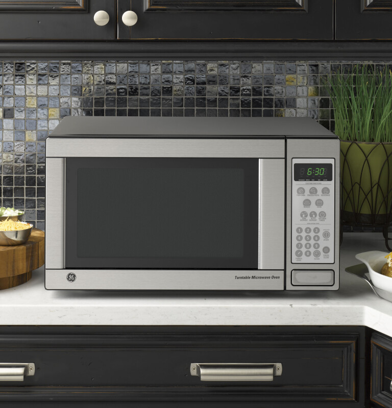 1.1 Cu. Ft. Capacity Countertop Microwave Oven JES1142SJ