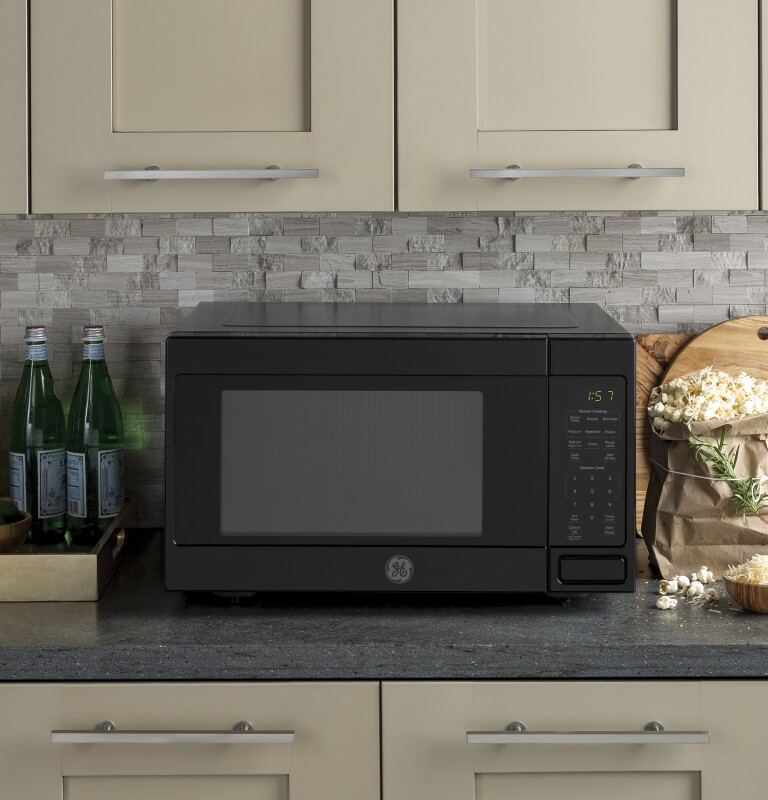 1.6 Cu. Ft. Countertop Microwave Oven JES1657DMBB