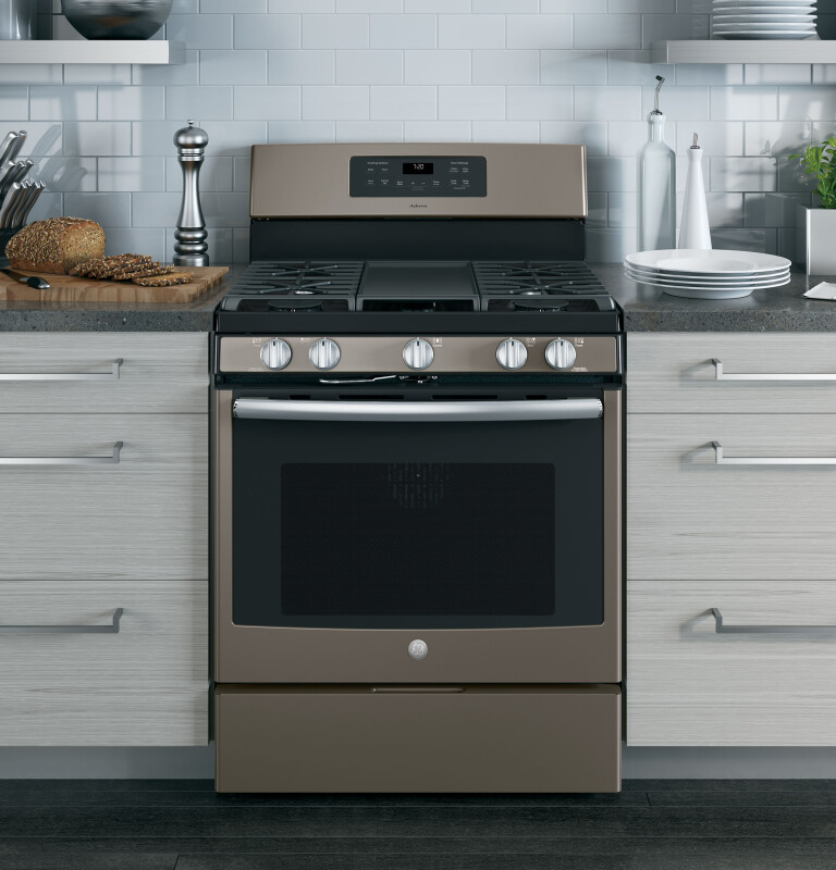 Adora series by 30" Free-Standing Gas Convection Range JGB720EEJES