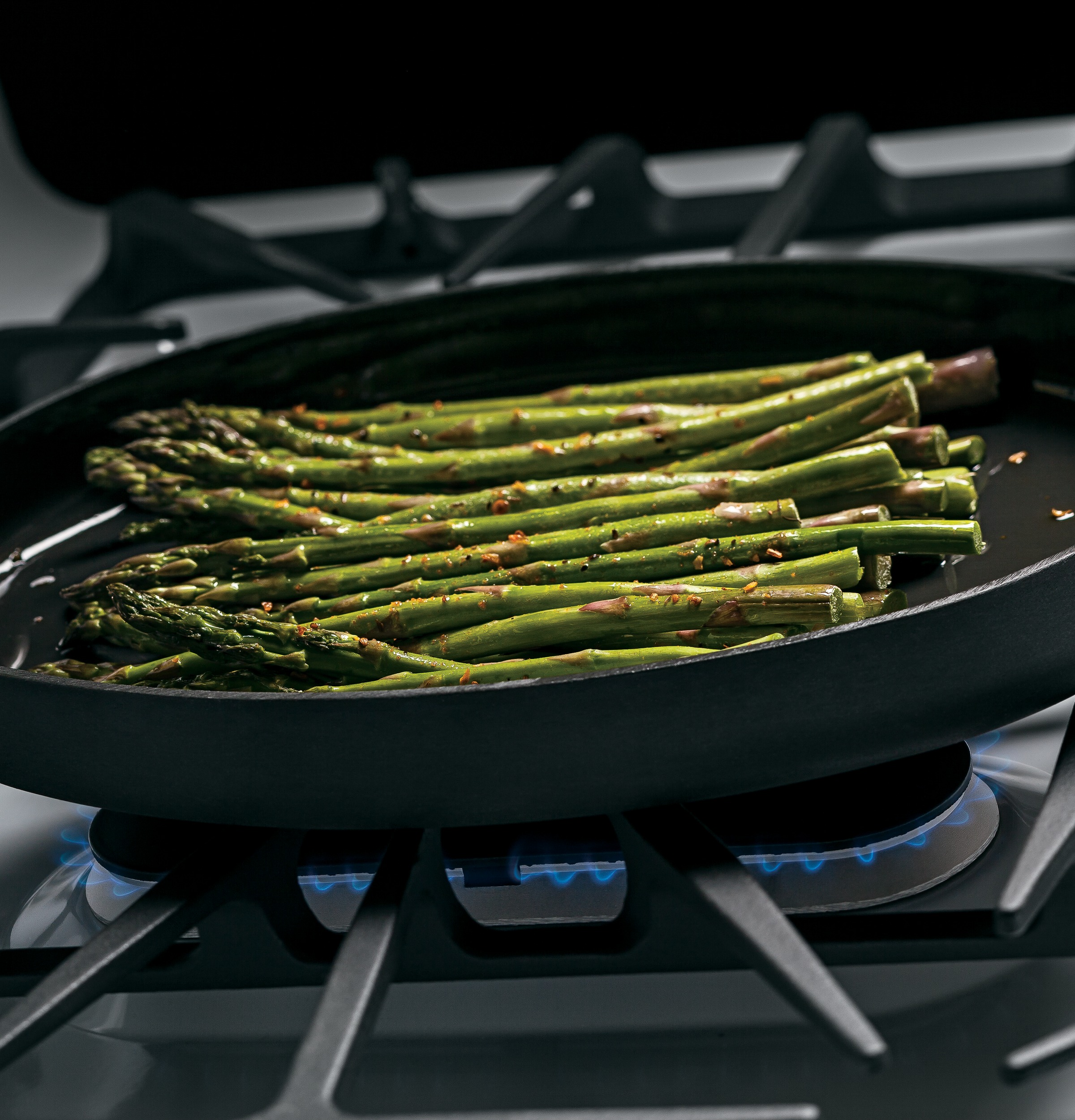 30" Free-Standing Gas Convection Range JGB750DEFWW, product image 10 of 15