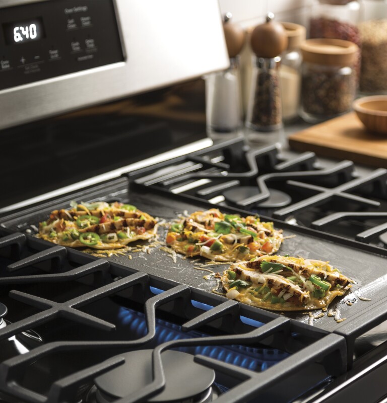 30" Free-Standing Gas Double Oven Convection Range JGB860SEJSS