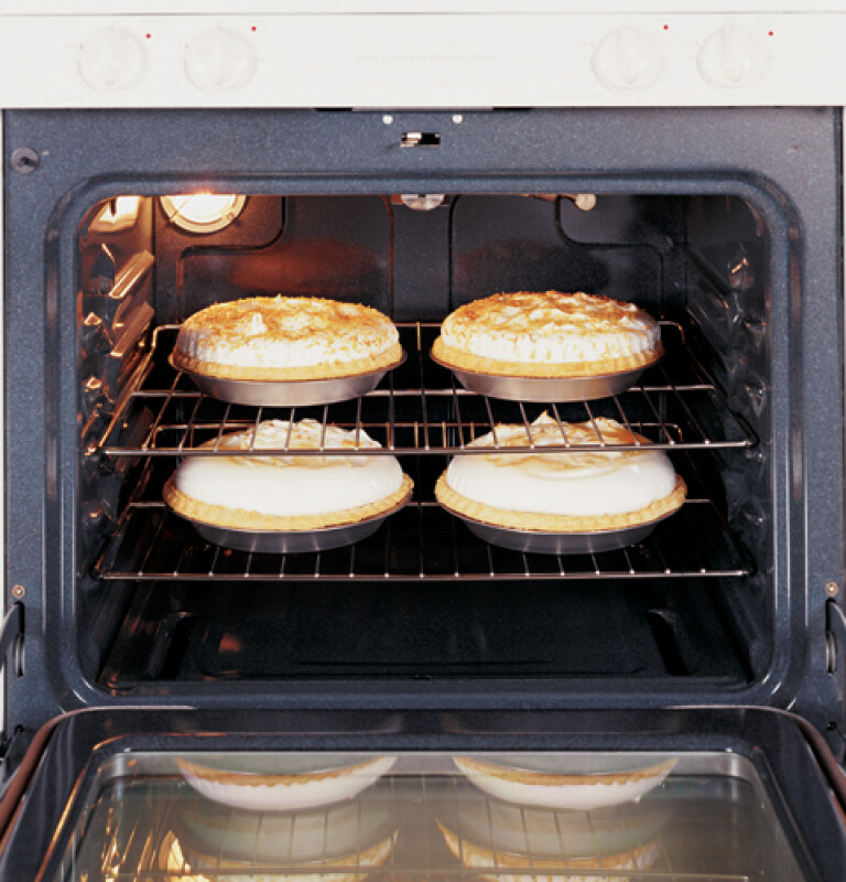 30" Free-Standing Gas Range with Warming Drawer view 4