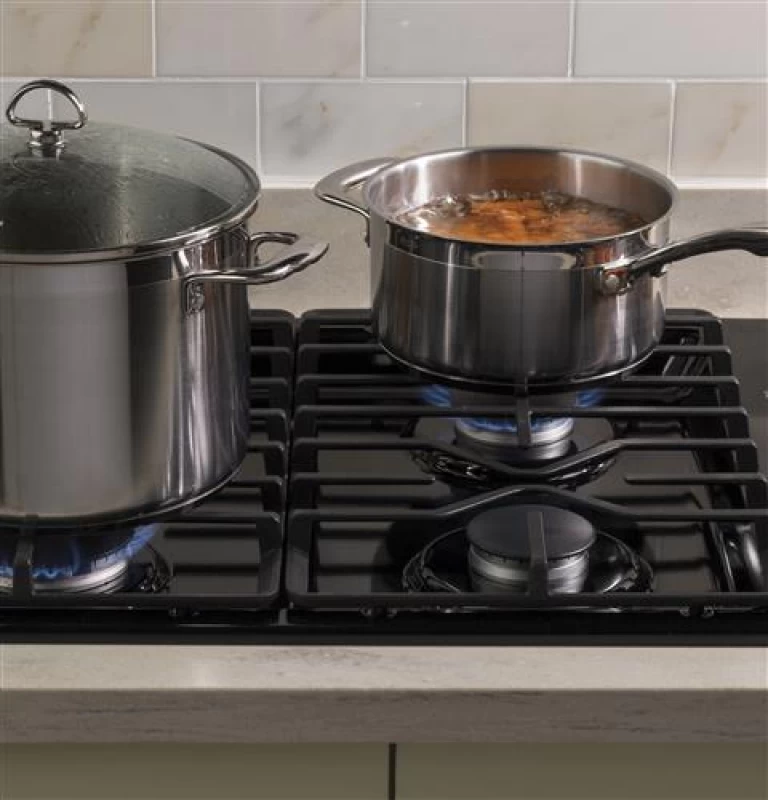 30" Built-In Gas Cooktop with Dishwasher-Safe Grates JGP3030DLBB
