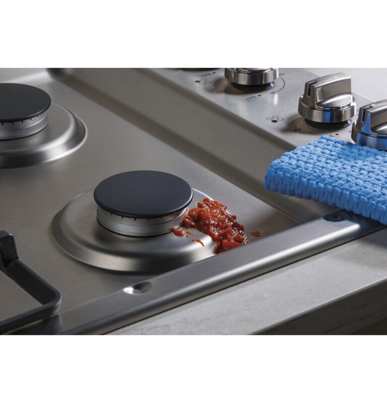 30" Built-In Gas Cooktop with Dishwasher-Safe Grates view 6