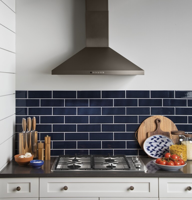 30" Built-In Gas Cooktop with Dishwasher-Safe Grates view 8