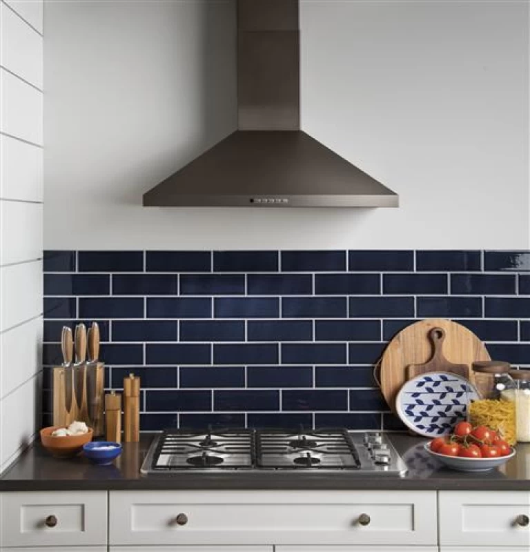 30" Built-In Gas Cooktop with Dishwasher-Safe Grates JGP3030SLSS