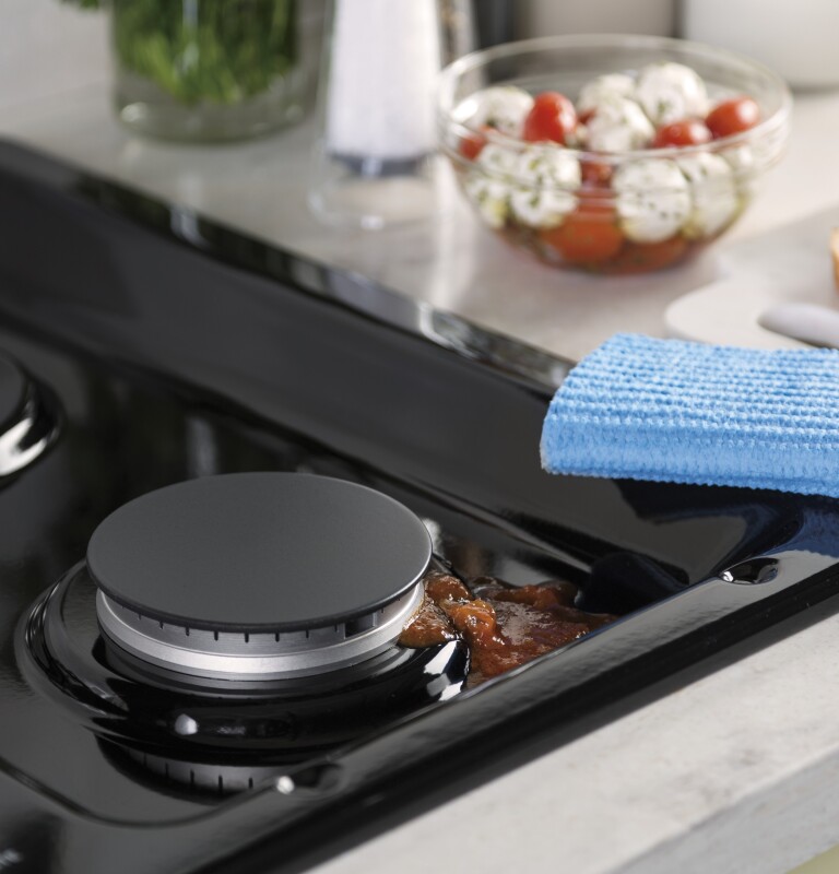 Ge® 36" Built-in Gas Cooktop With Dishwasher-safe Grates JGP3036DLBB