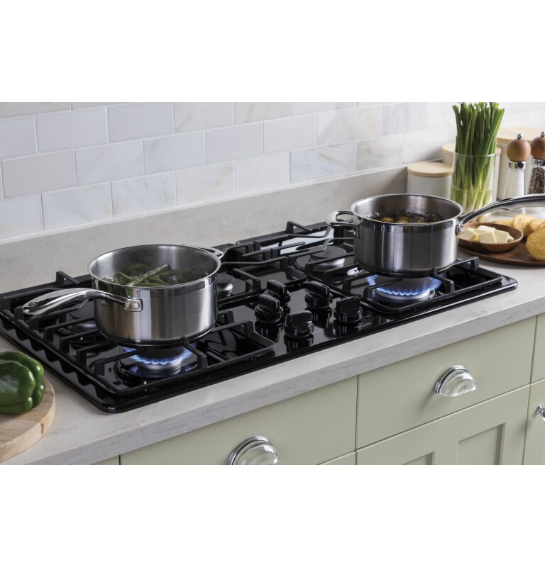 Ge® 36" Built-in Gas Cooktop With Dishwasher-safe Grates JGP3036DLBB