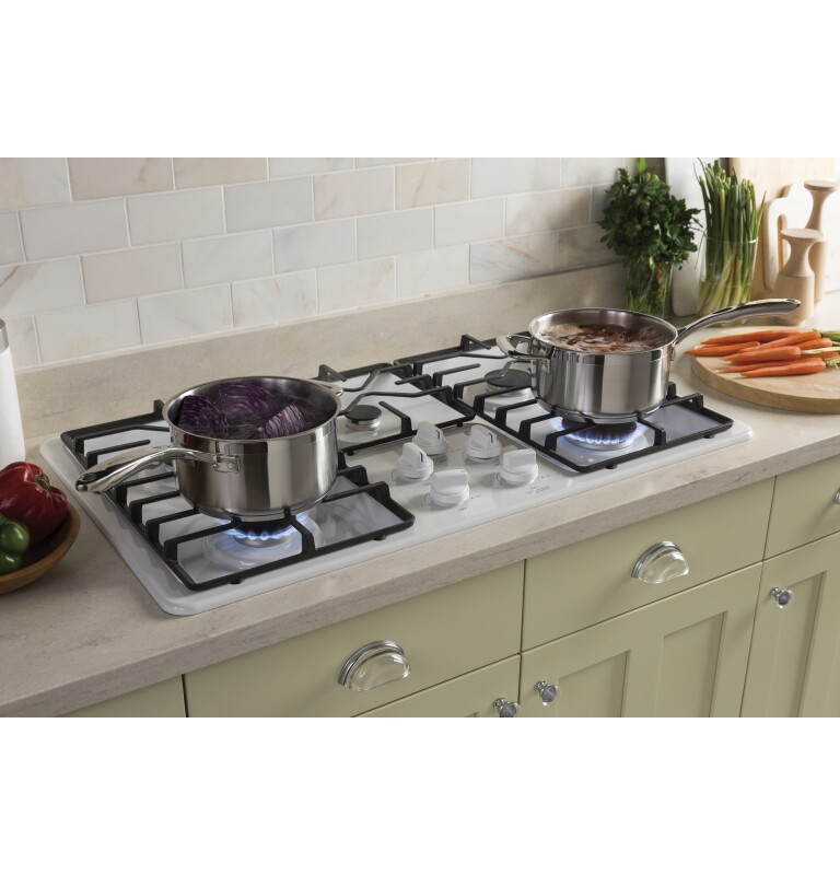 36" Built-In Gas Cooktop with Dishwasher-Safe Grates view 5