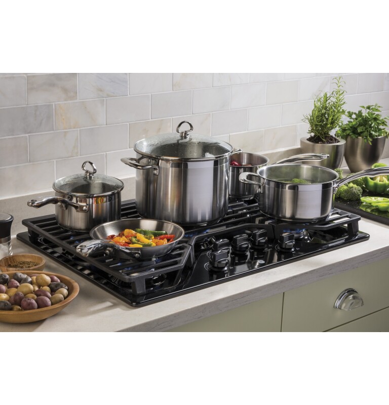 30" Built-In Gas Cooktop with 5 Burners and Dishwasher Safe Grates view 2