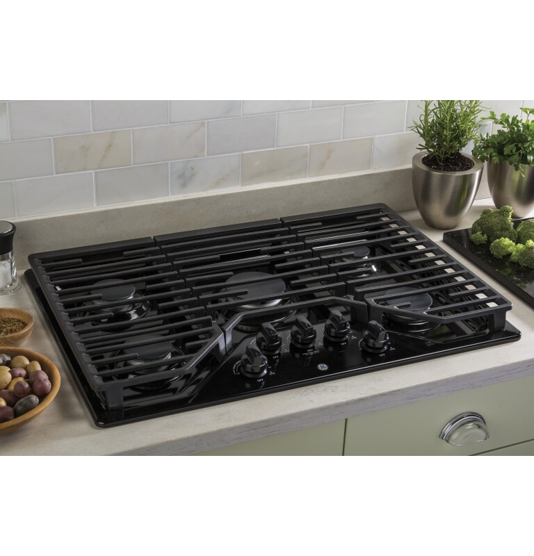 30" Built-In Gas Cooktop with 5 Burners and Dishwasher Safe Grates view 3