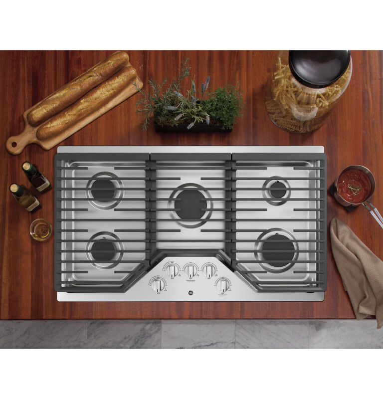 36" Built-In Gas Cooktop with 5 Burners and Dishwasher Safe Grates view 2