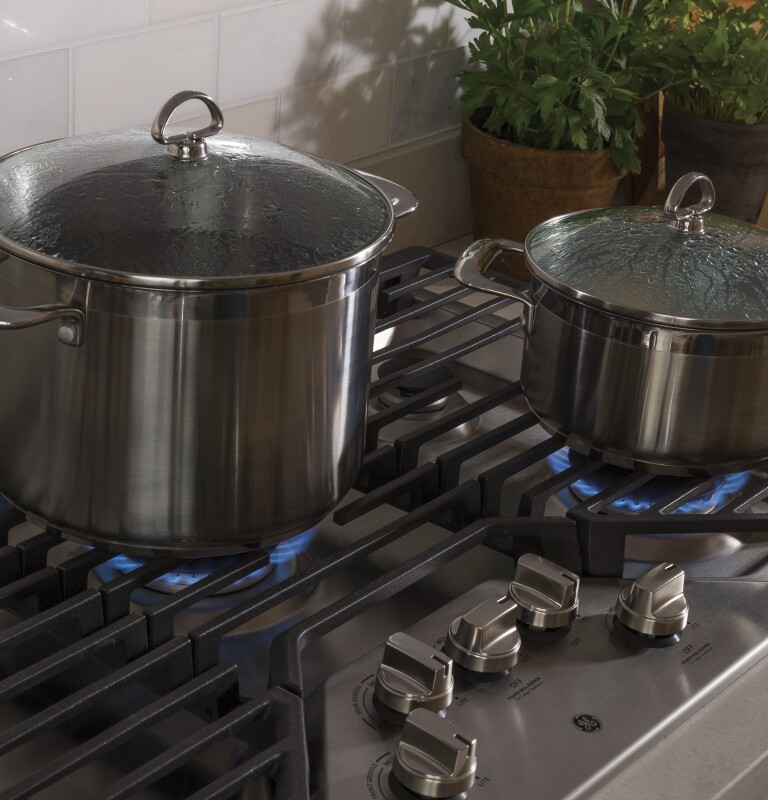 36" Built-In Gas Cooktop with 5 Burners and Dishwasher Safe Grates view 8