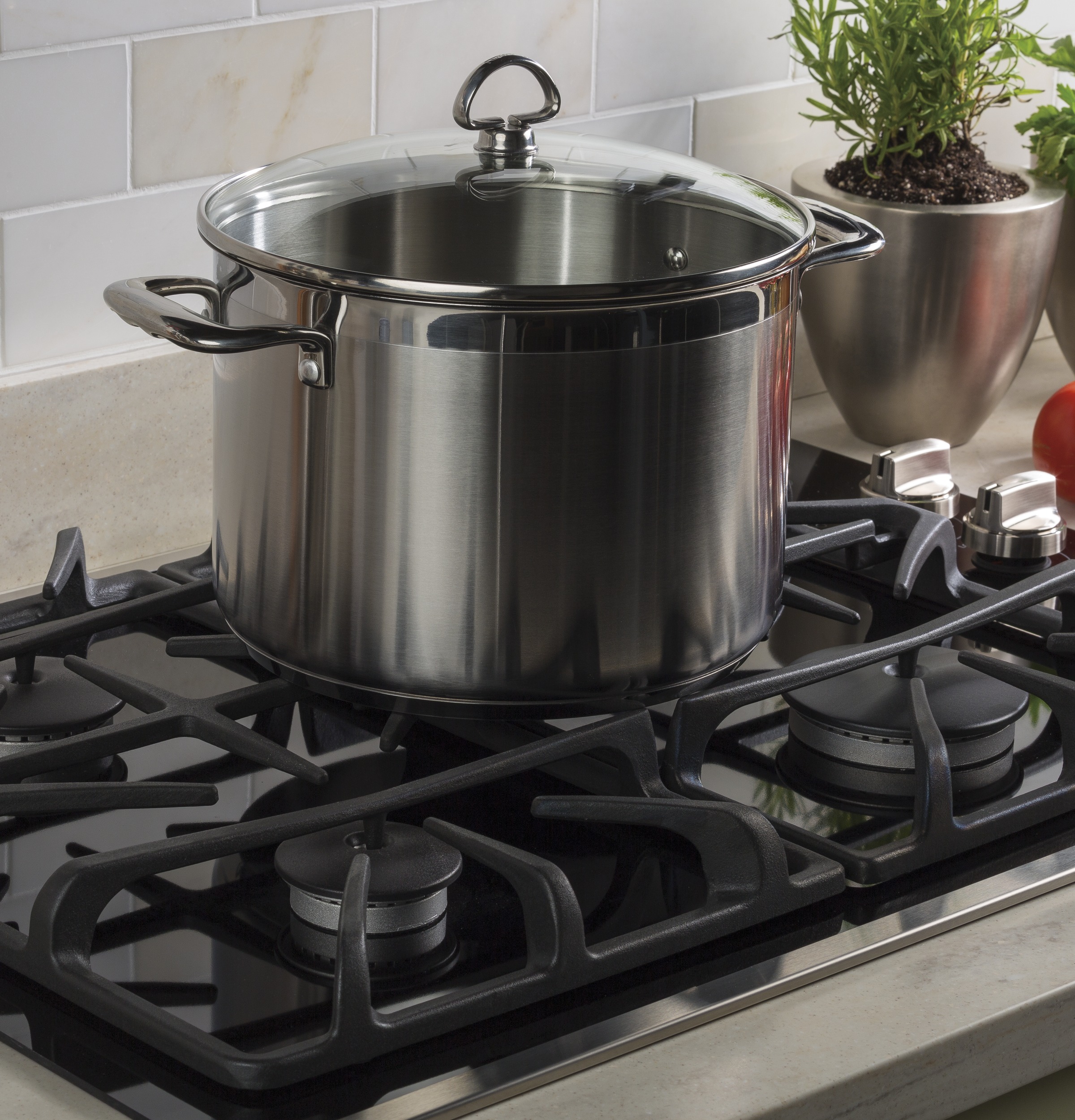30" Built-In Gas on Glass Cooktop with Dishwasher Safe Grates JGP5530SLSS, product image 5 of 12