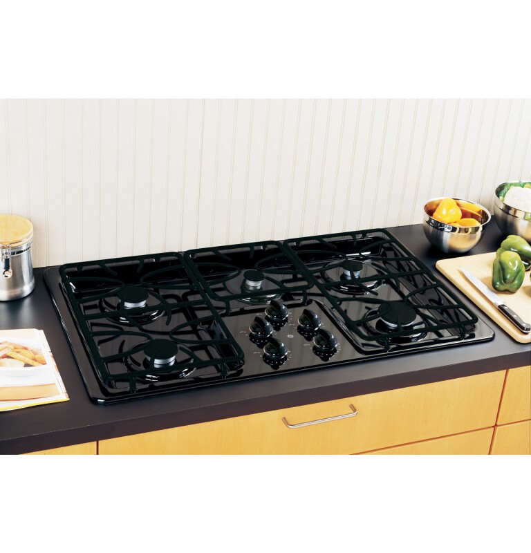 36" Built-In Gas Cooktop JGP633DETBB, product image 3 of 6