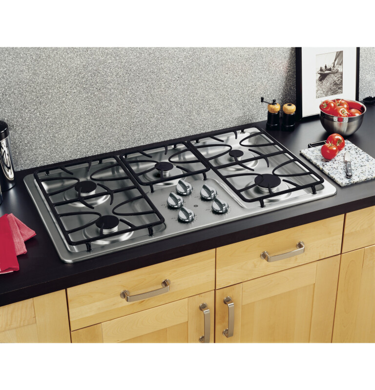 36" Built-In Gas Cooktop JGP633SETSS, product image 2 of 6