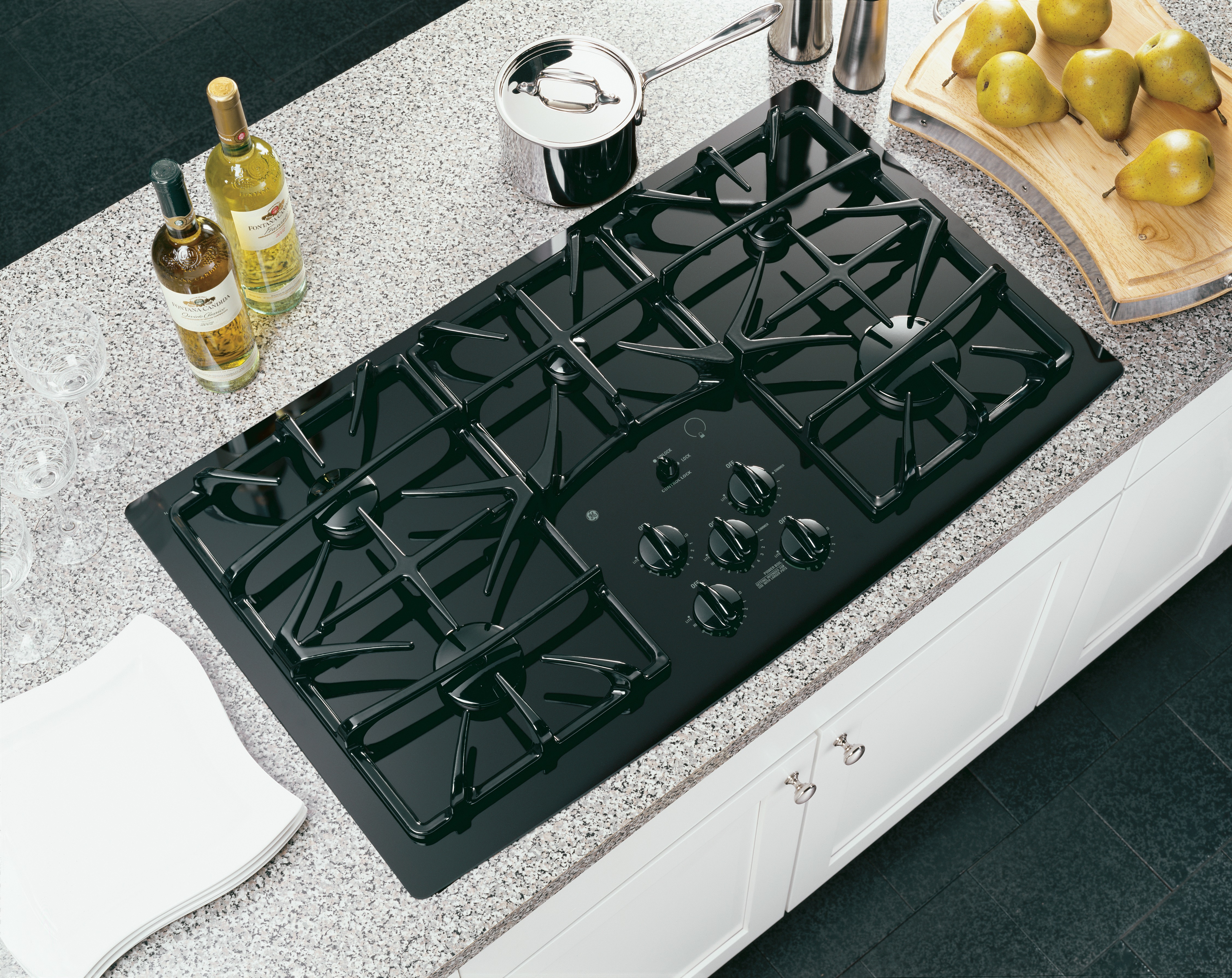 Series 36" Built-In Gas Cooktop JGP970BEKBB
