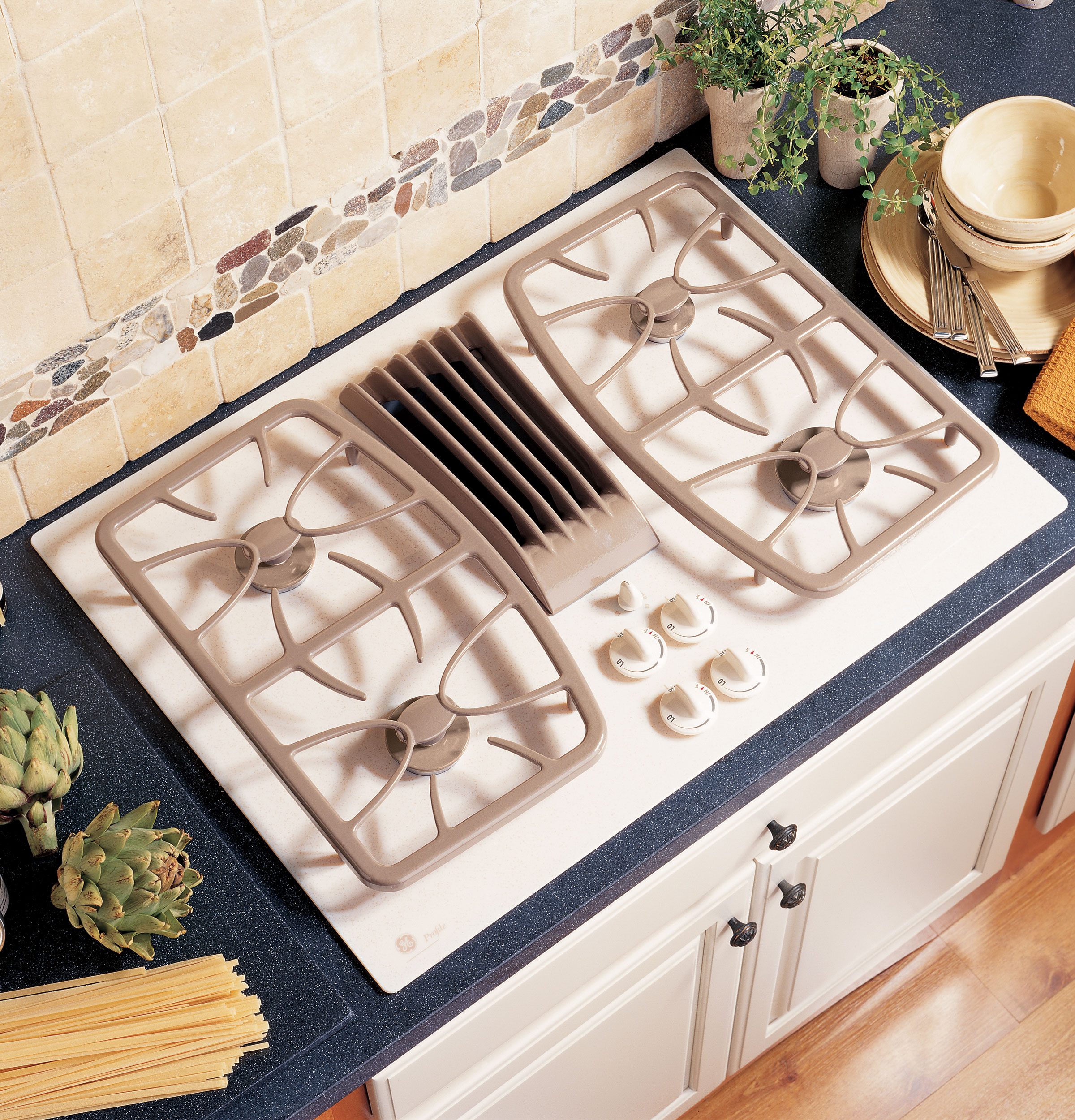 30" Built-In Gas Downdraft Cooktop JGP989KKCC
