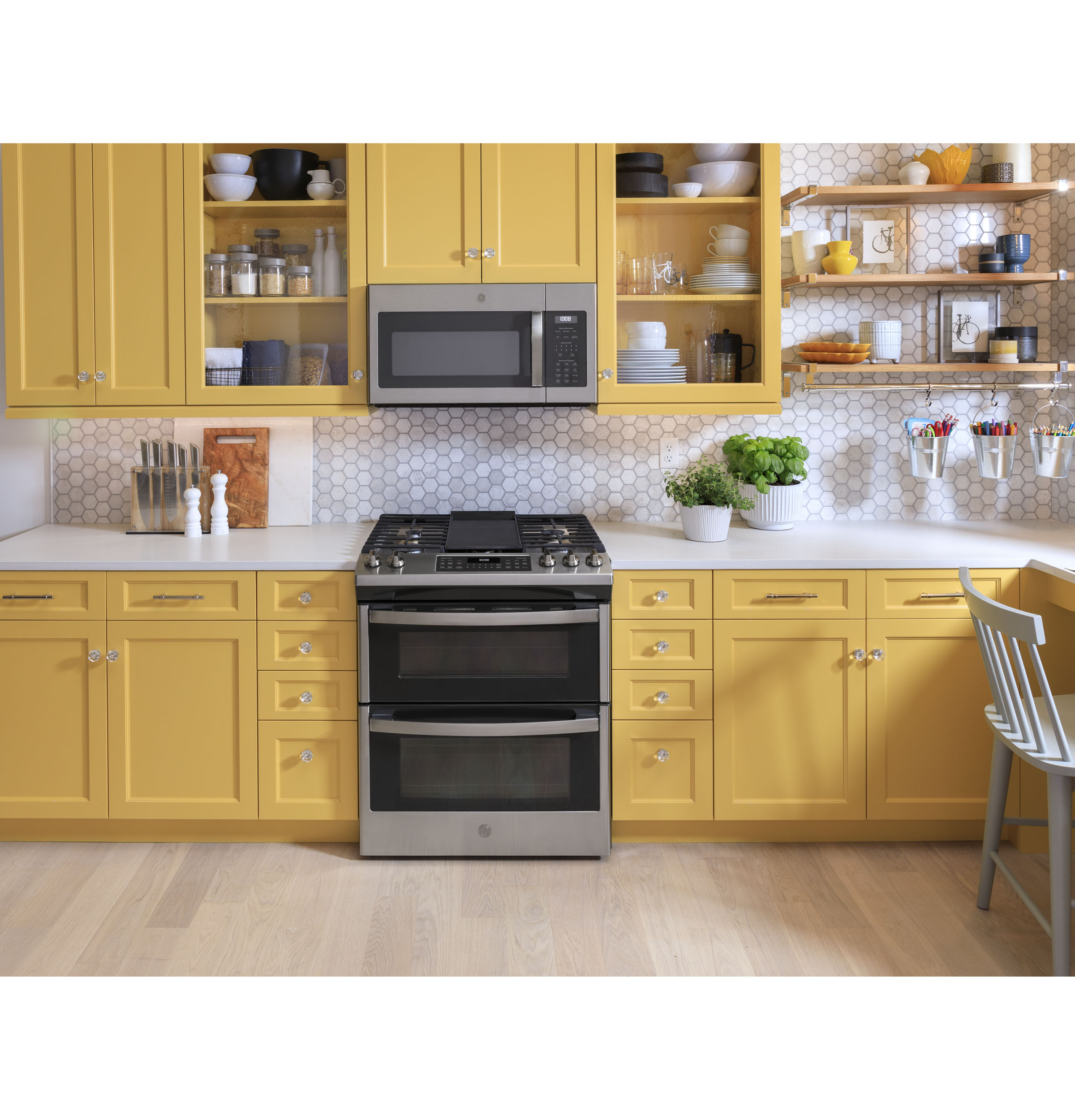 30" Slide-In Front Control Gas Double Oven Range view 6
