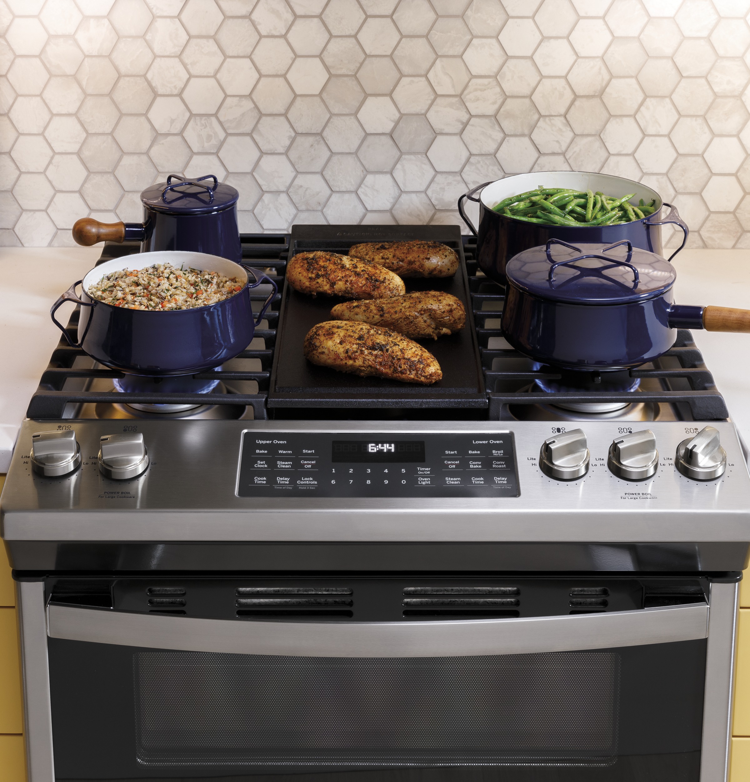 30" Slide-In Front Control Gas Double Oven Range view 9