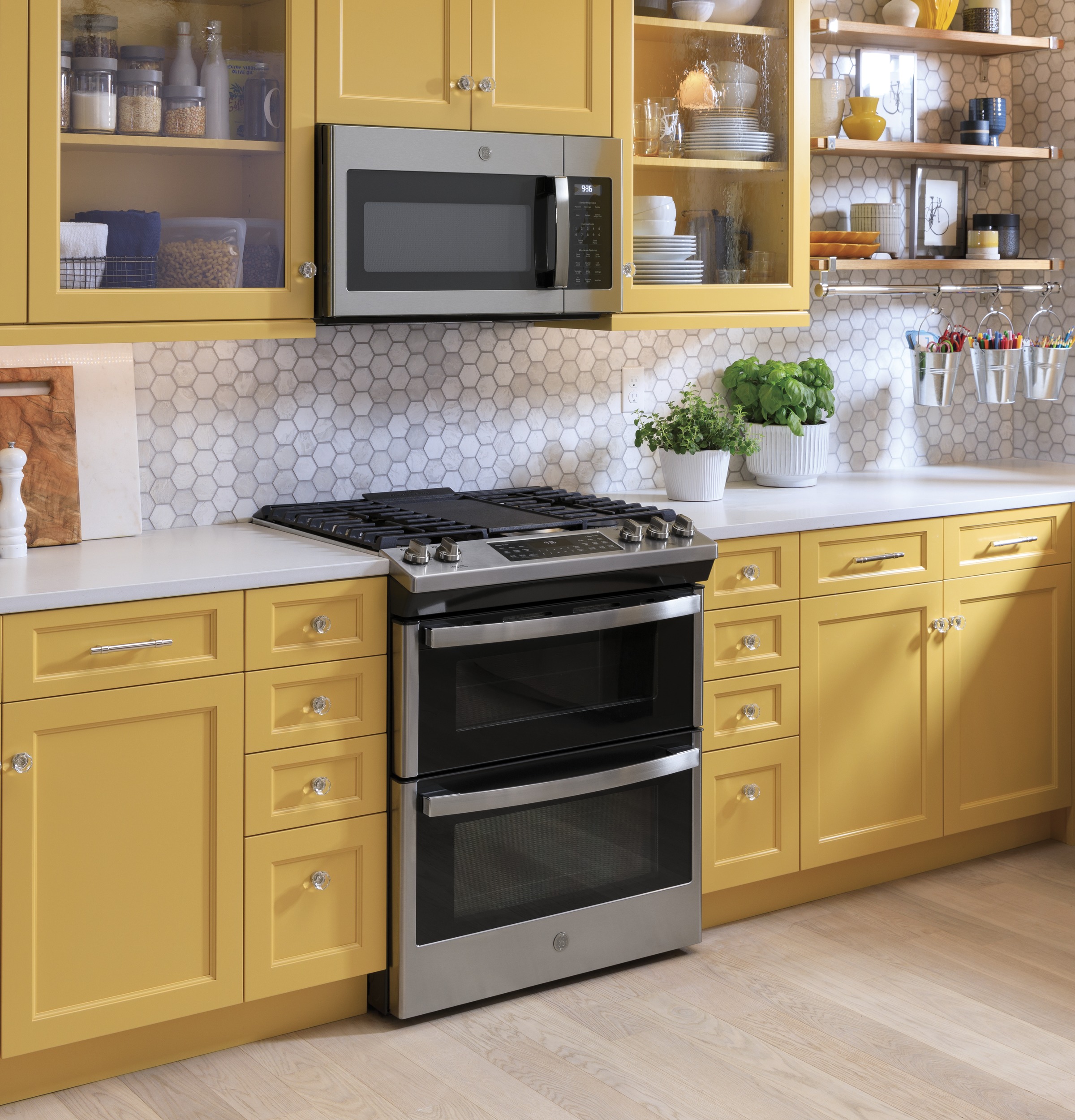 30" Slide-In Front Control Gas Double Oven Range view 10