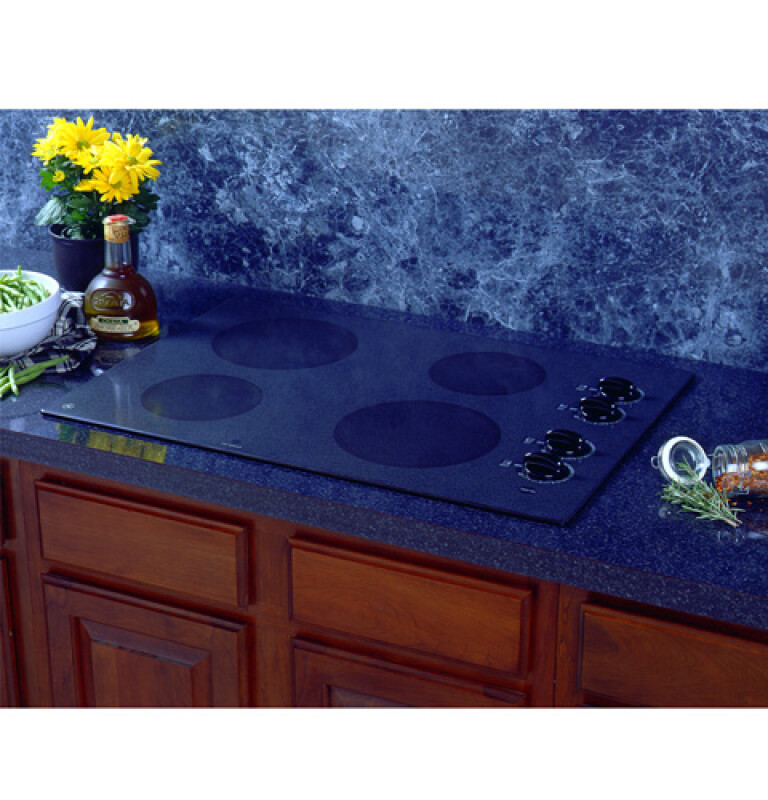 30" CleanDesign Cooktop with 4 Ribbon Heating Elements JP340BABB