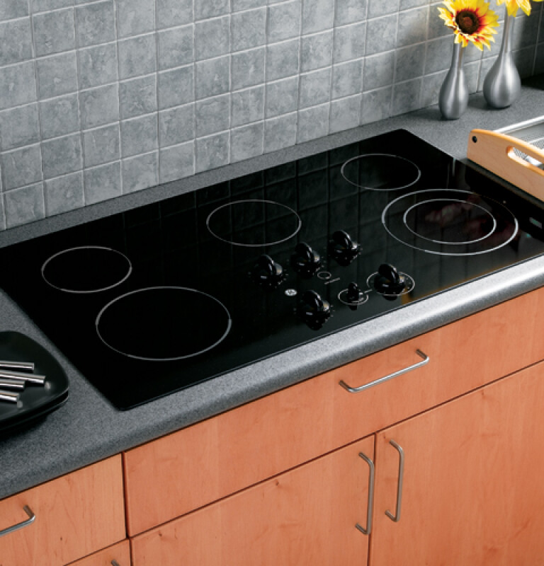 36" Built-In Electric Cooktop JP655BKBB