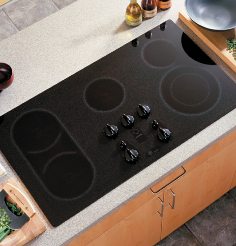 36" Built-In CleanDesign Cooktop JP960BCBB