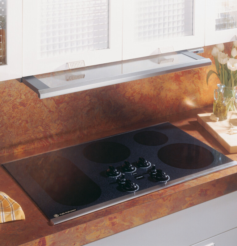 Performance 36" CleanDesign Cooktop JP960SASS