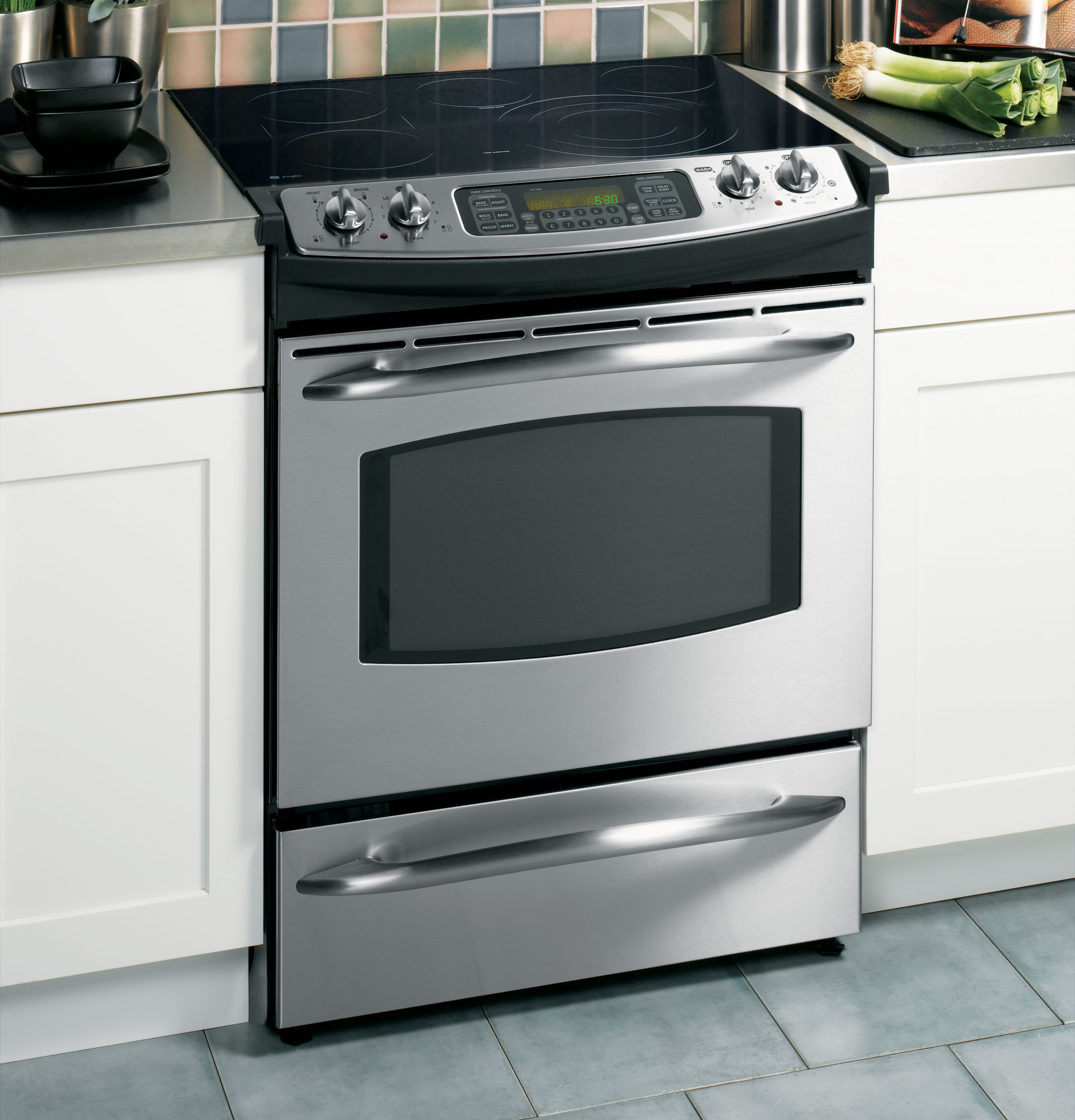30" Slide-In Electric Range JS968SKSS