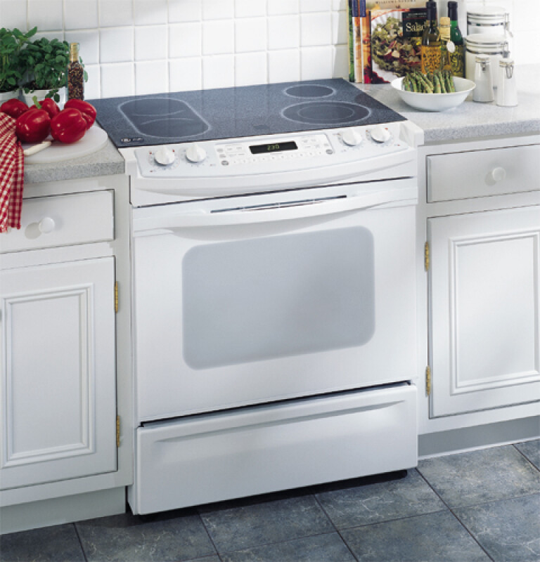 30" Slide-In CleanDesign Electric Range JSP56WDWW