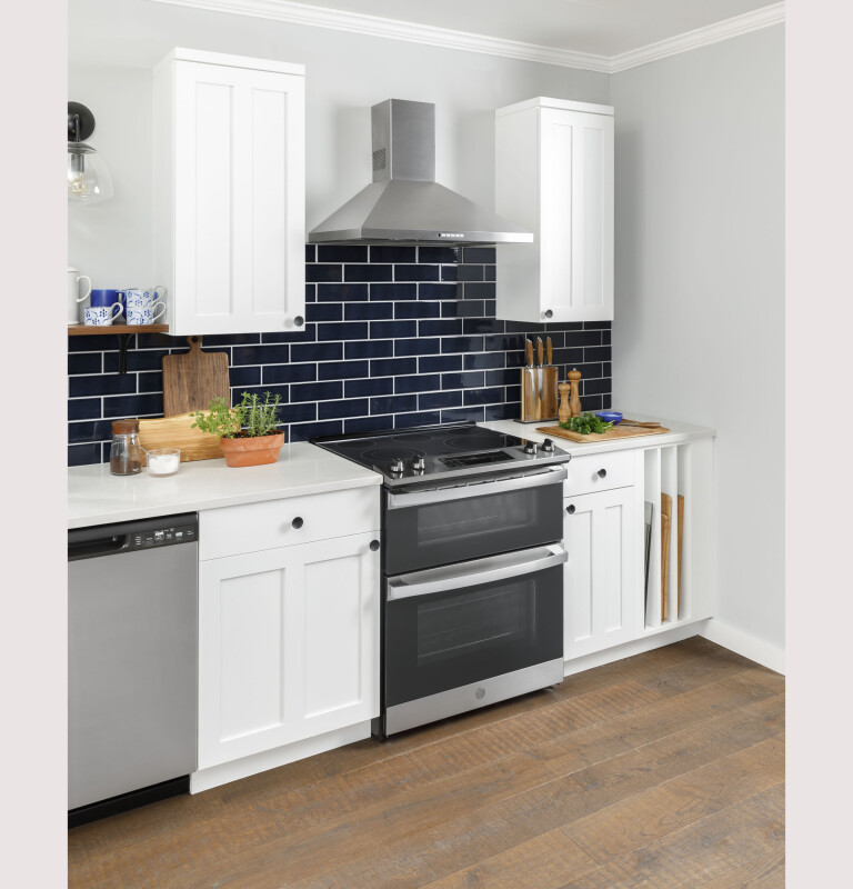 30" Slide-In Electric Convection Double Oven Range view 7