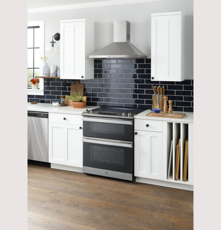 30" Slide-In Electric Convection Double Oven Range view 6