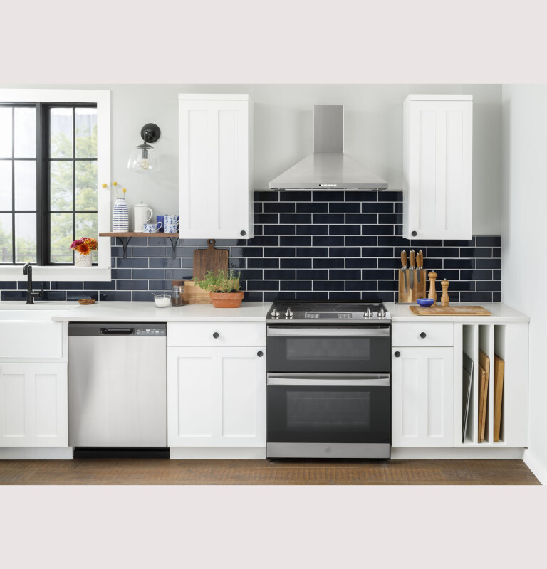 30" Slide-In Electric Convection Double Oven Range view 5