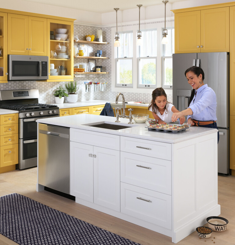 1.7 Cu. Ft. Over-the-Range Sensor Fingerprint Resistant Microwave Oven view 7