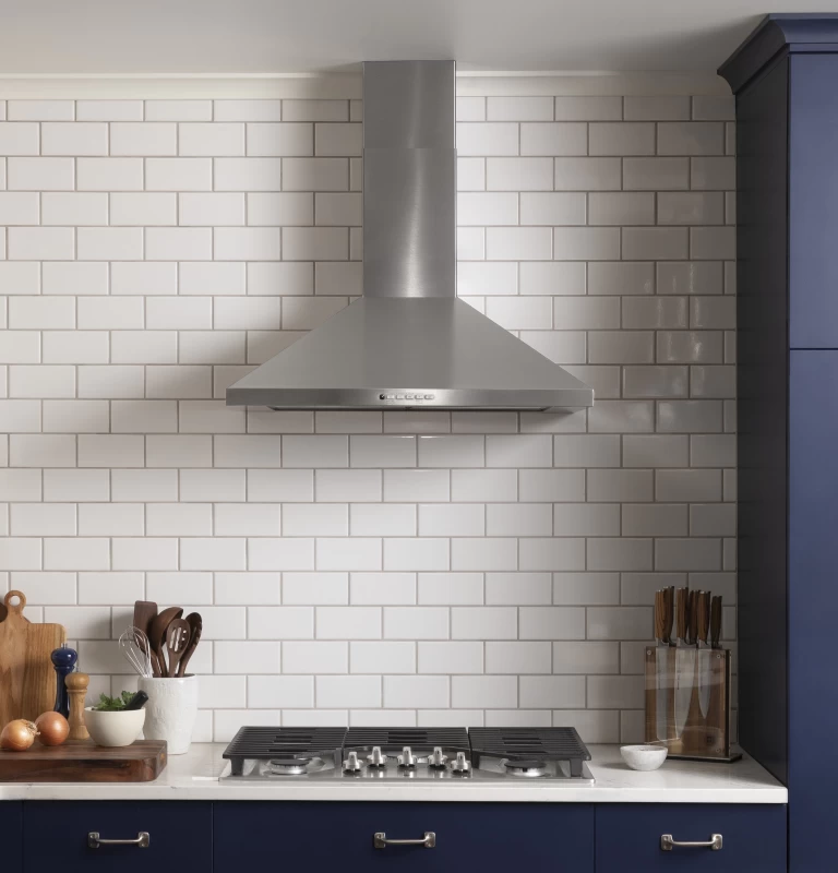 30" Wall-Mount Pyramid Chimney Hood JVW5301SJSS