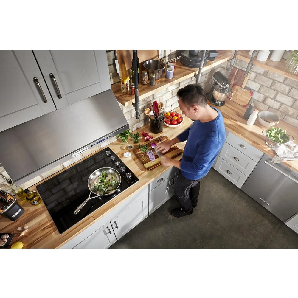30" Electric Cooktop with 5 Elements and Knob Controls view 7