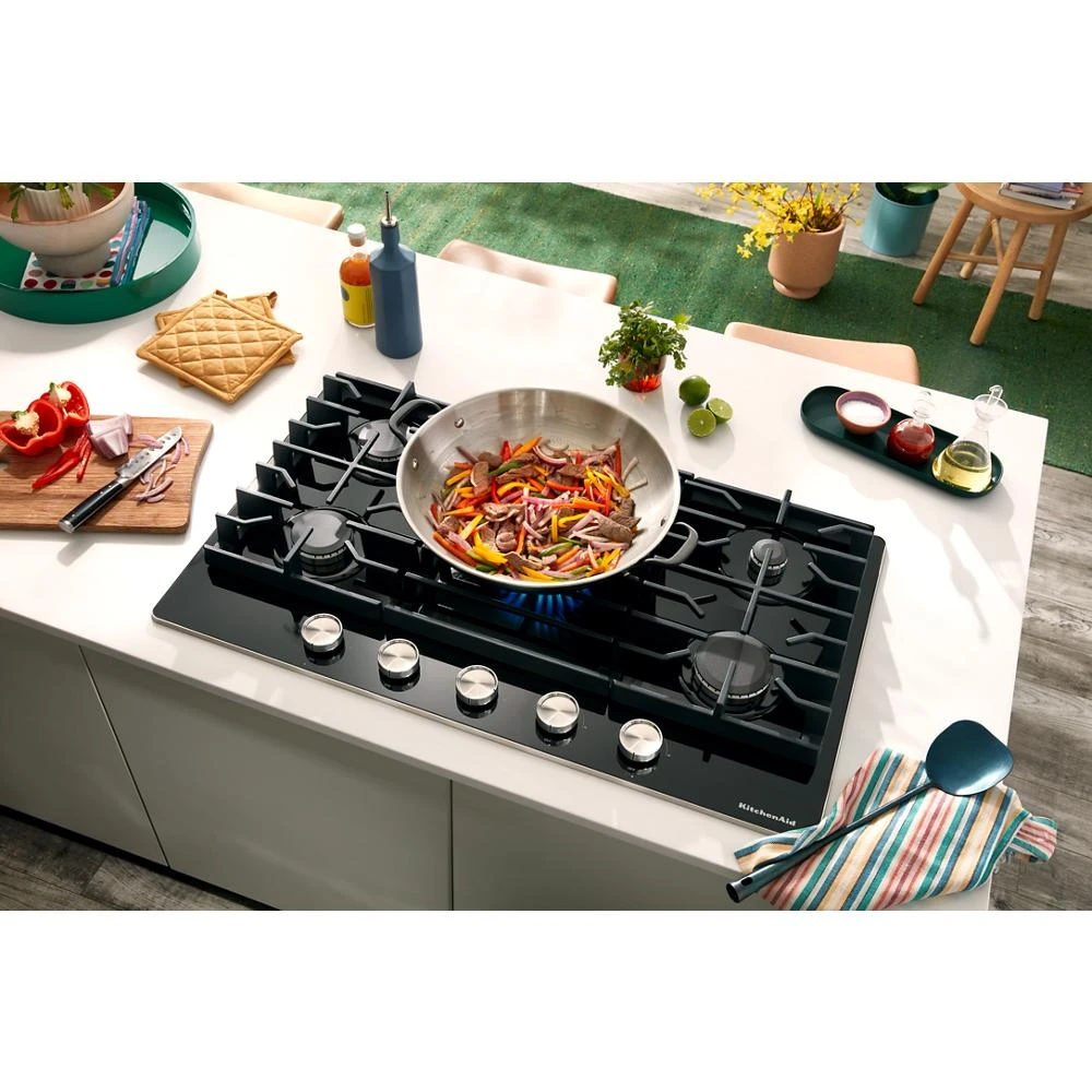 30" Gas-on-Glass Cooktop view 9