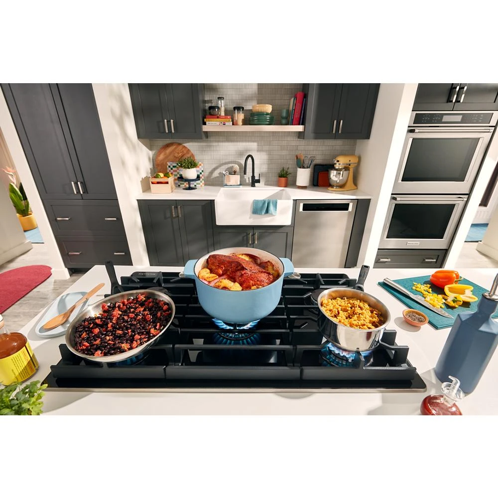 36" Gas-on-Glass Cooktop view 8