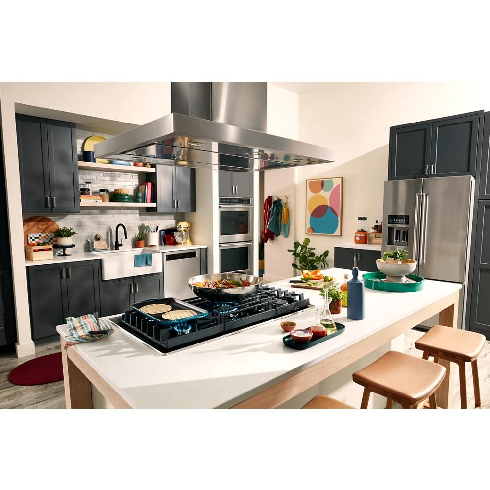 36" Gas-on-Glass Cooktop view 6
