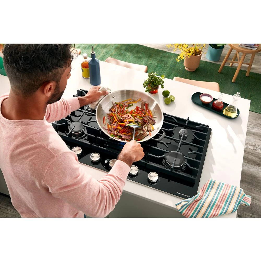 36" Gas-on-Glass Cooktop view 4