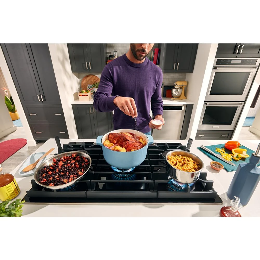 36" Gas-on-Glass Cooktop view 3