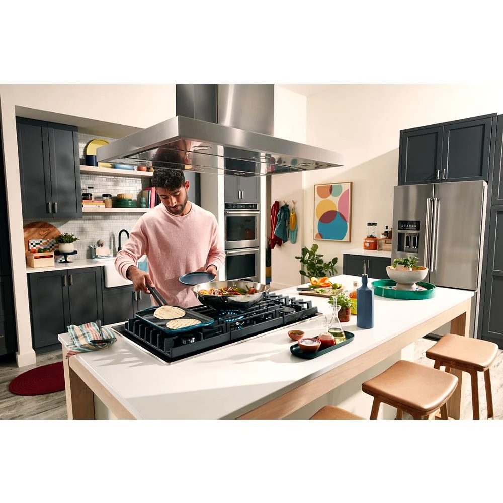 36" Gas-on-Glass Cooktop view 2
