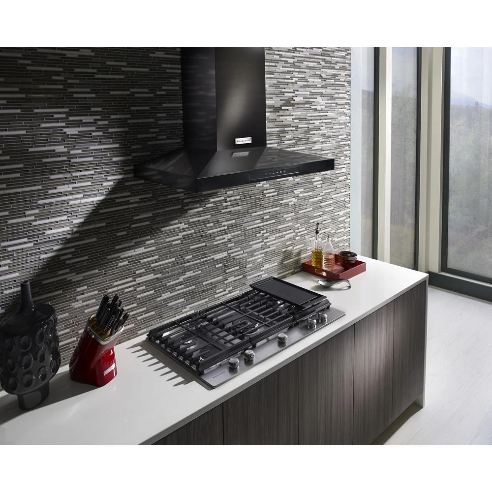 36" 5-Burner Gas Cooktop with Griddle view 11